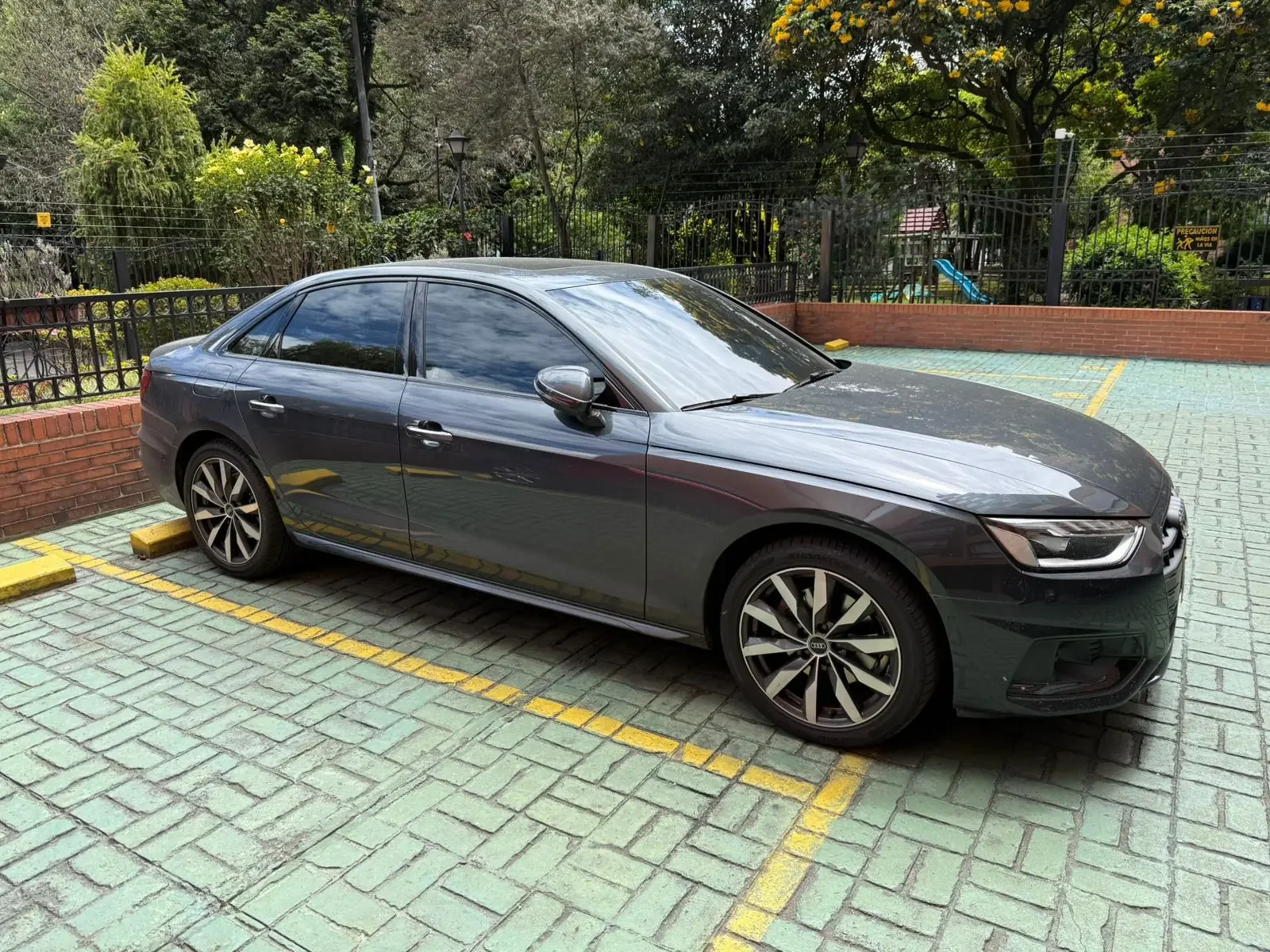 Audi A4 40 TFSI EDITION ONE MHEV 2.0T CUERO TECHO 190HP