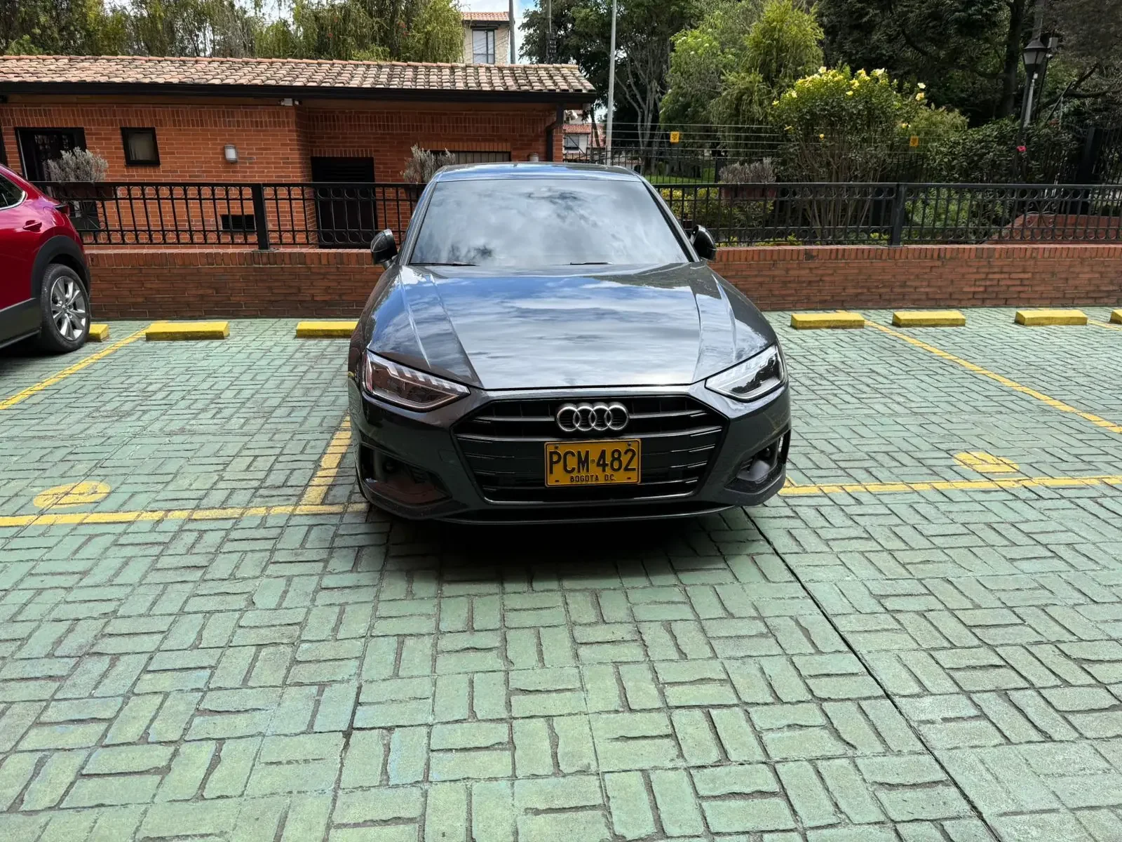 Audi A4 40 TFSI EDITION ONE MHEV 2.0T CUERO TECHO 190HP