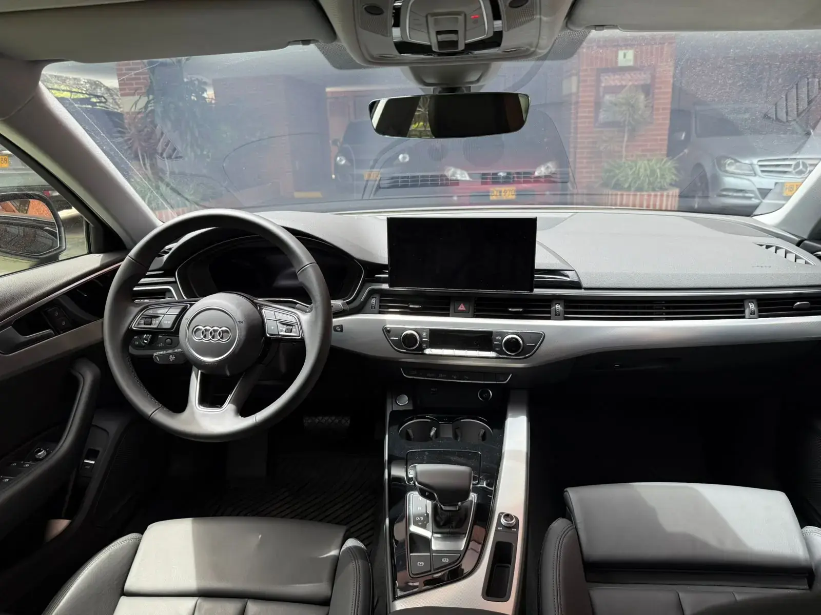 Audi A4 40 TFSI EDITION ONE MHEV 2.0T CUERO TECHO 190HP - Vista 4